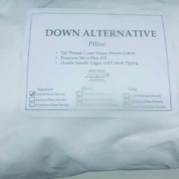 NWOT QUINCE Premium Down Alternative Pillow Soft Standard 4028 - Picture 8 of 11